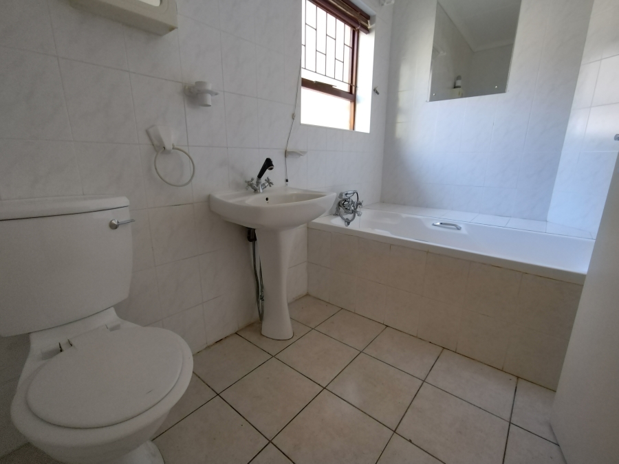 3 Bedroom Property for Sale in Wavecrest Eastern Cape